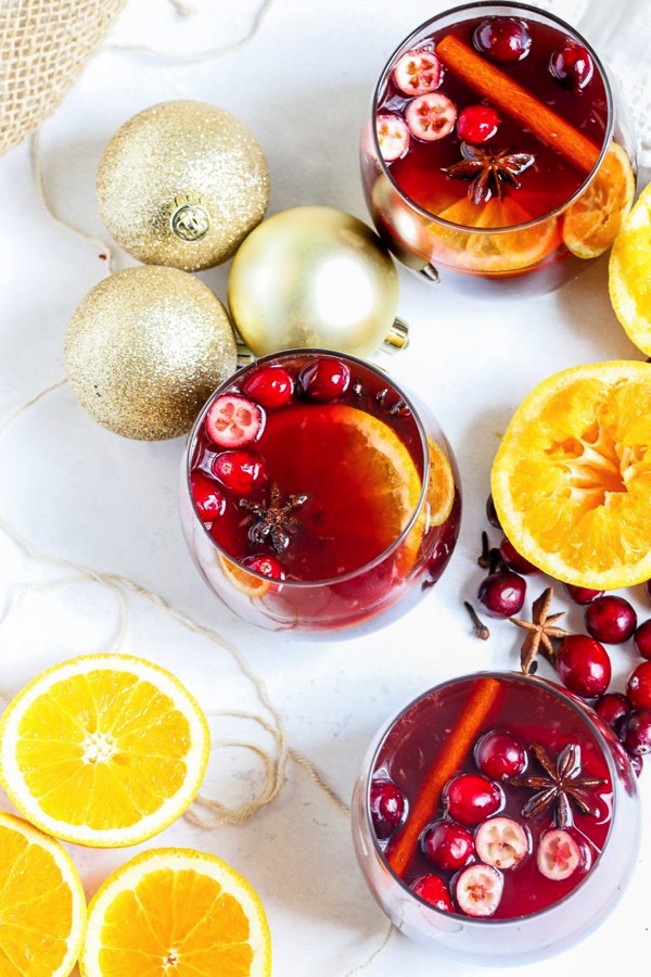Slow Cooker Holiday Mulled Wine 1 768x1152