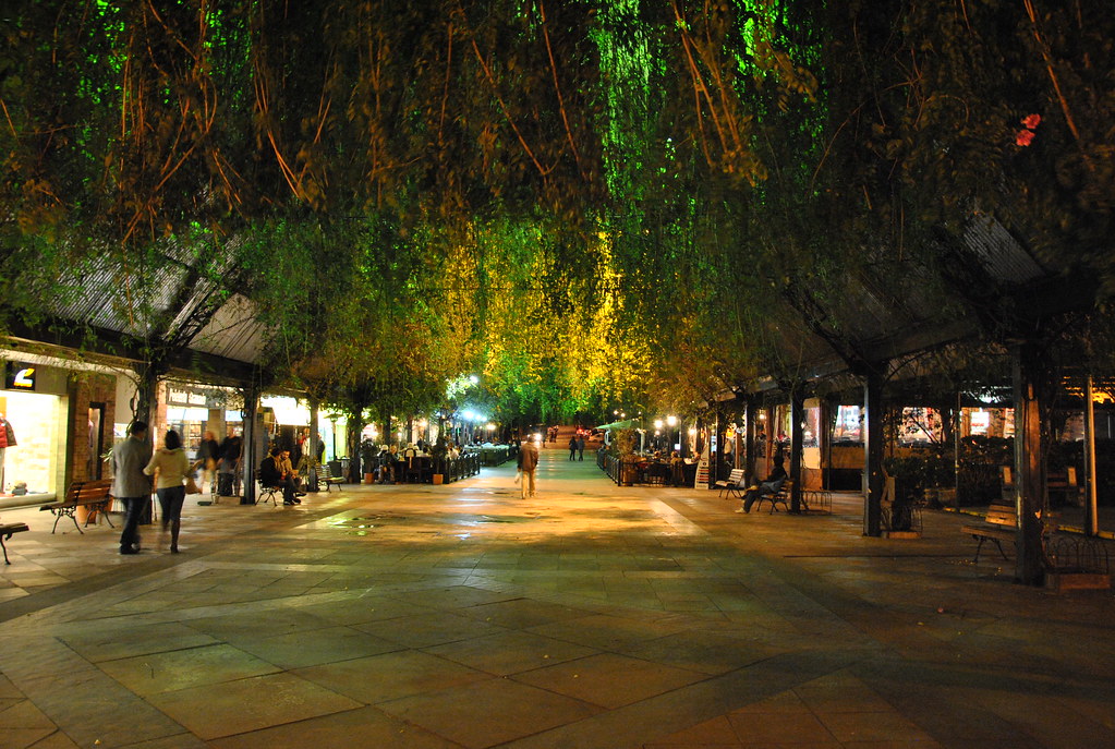 o que fazer em gramado &agrave; noite rua coberta