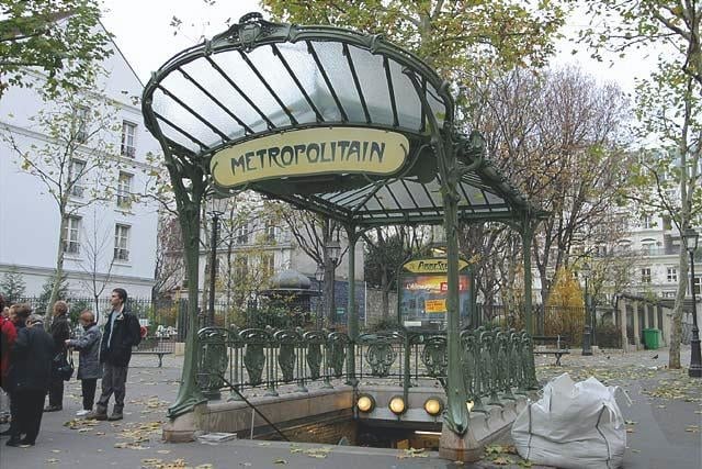 Access to the metro subway, the parisian fashion of the Iron in the Art Nouveau style