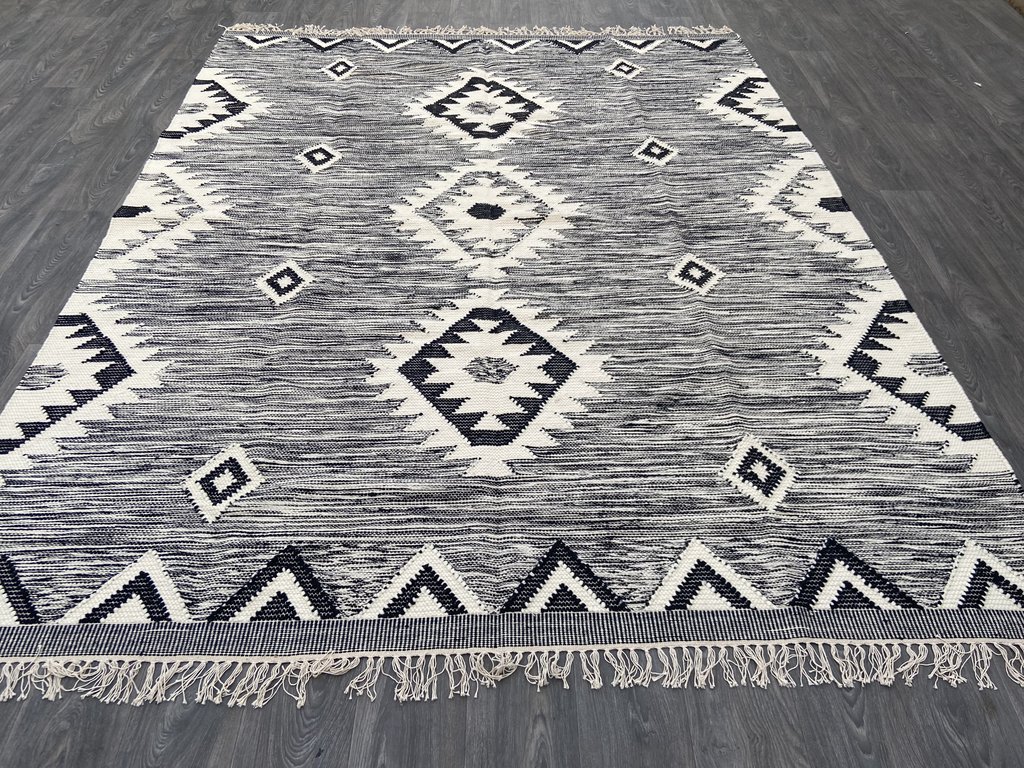 Low weave Moroccan Rug