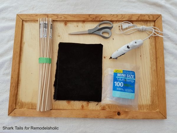 DIY Felt Letter Board by Sharktails featured on Remodelaholic